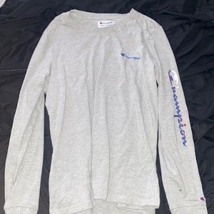 light gray champion shirt